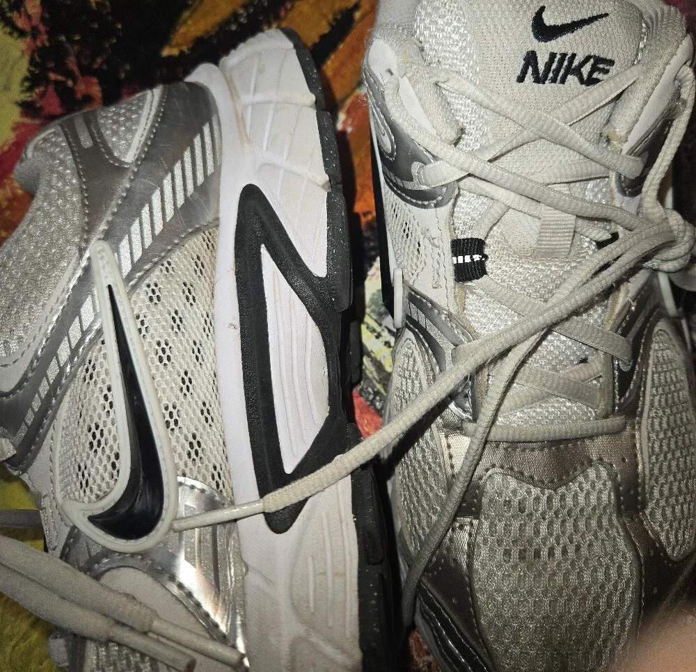 Nike White Silver Black Running Sneakers - Picture 5 of 10